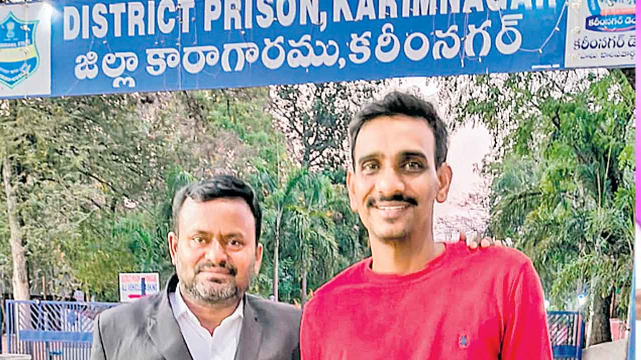 బీఆర్‌ఎస్‌ సోషల్‌ మీడియా వారియర్‌కు బెయిల్‌