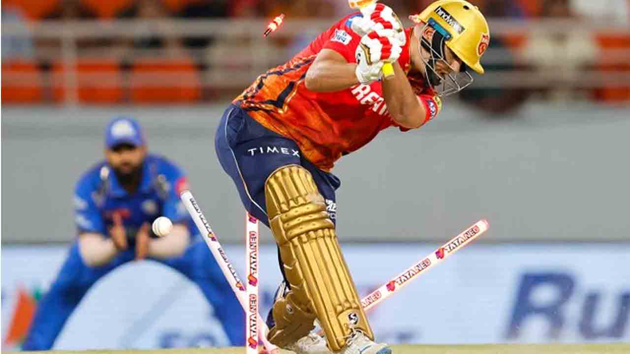 MI vs PBKS | నిప్పులు చెరుగుతున్న బుమ్రా.. 49కే పంజాబ్ సగం వికెట్లు డౌన్