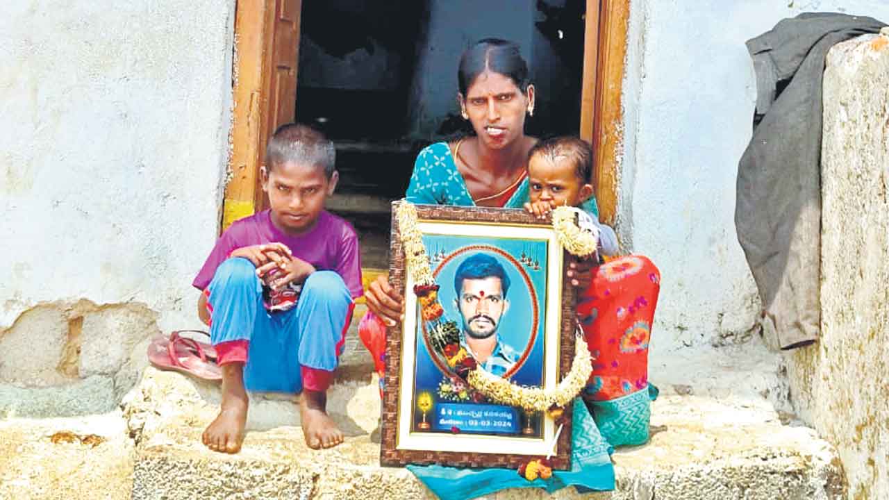 Farmer Suicide | మిత్తి కట్టలేక మృత్యు ఒడికి! పెండ్లిరోజునాడే అన్నదాత బలవన్మరణం