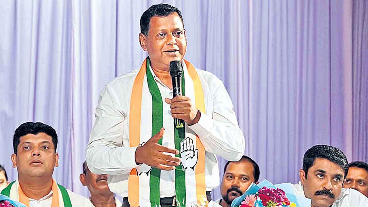 రాజ్యాంగాన్ని మాపై రుద్దారు!