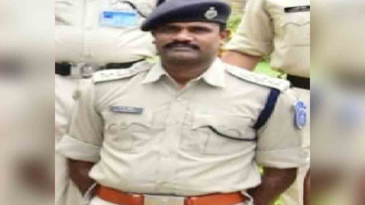CRPF | ప్ర‌మాద‌వ‌శాత్తూ పేలిన ఏకే 47 గ‌న్.. అసిస్టెంట్ క‌మాండెంట్ మృతి
