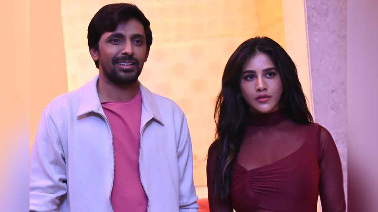 డార్లింగ్‌ పంచే వినోదం