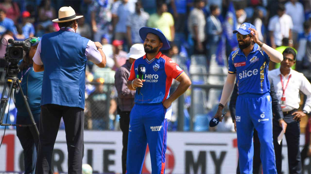 MI vs DC | టాస్‌ గెలిచి బౌలింగ్‌ ఎంచుకున్న ఢిల్లీ.. సొంతగడ్డపై ముంబై బోణీ కొట్టేనా?