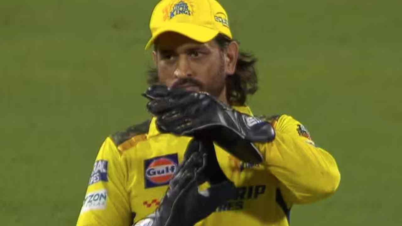 Dhoni: ధోనీ రివ్యూ సిస్ట‌మ్ ఈజ్ బ్యాక్‌.. ఇంట‌ర్నెట్‌లో హోరెత్తుతున్న మీమ్స్‌