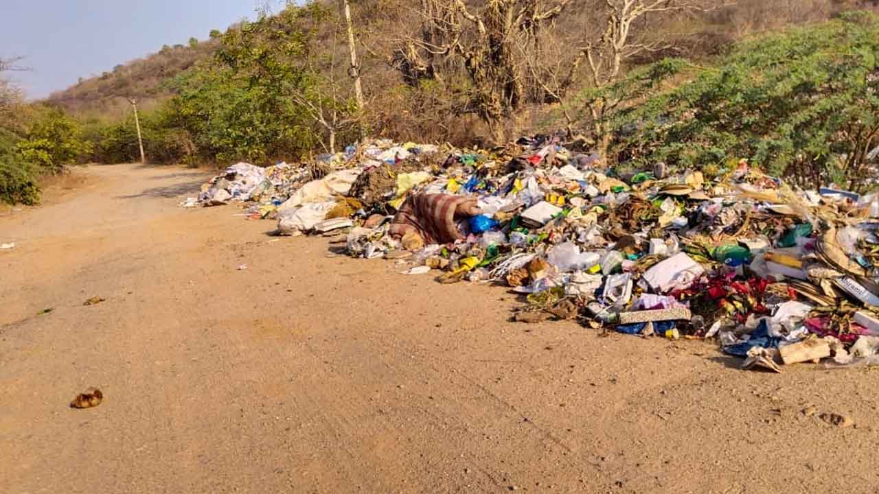 కాలుష్య కోరల్లో తెలంగాణ ఊటీ