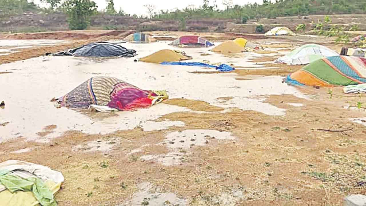 సల్లవడ్డ ప్రభుత్వం.. తల్లడిల్లె రైతు