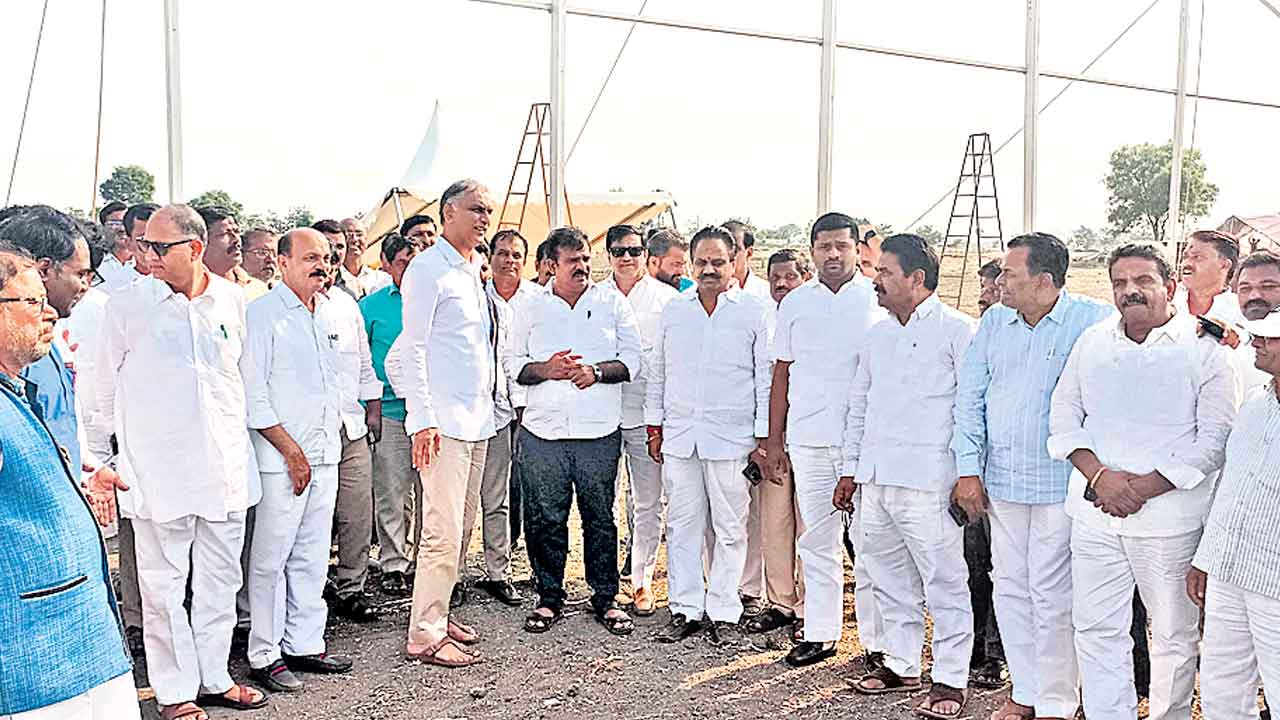 Harish Rao | బోనస్‌ ఇవ్వకపోతే సెక్రటేరియట్‌ ముట్టడి: హరీశ్‌రావు