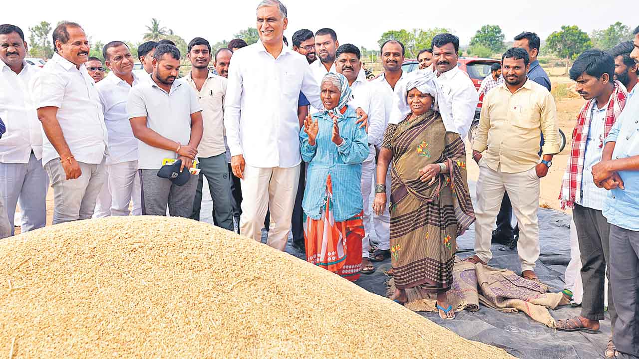 Harish Rao-Revanth Reddy | రేవంత్‌-హరీశ్‌ సవాళ్ల యుద్ధం