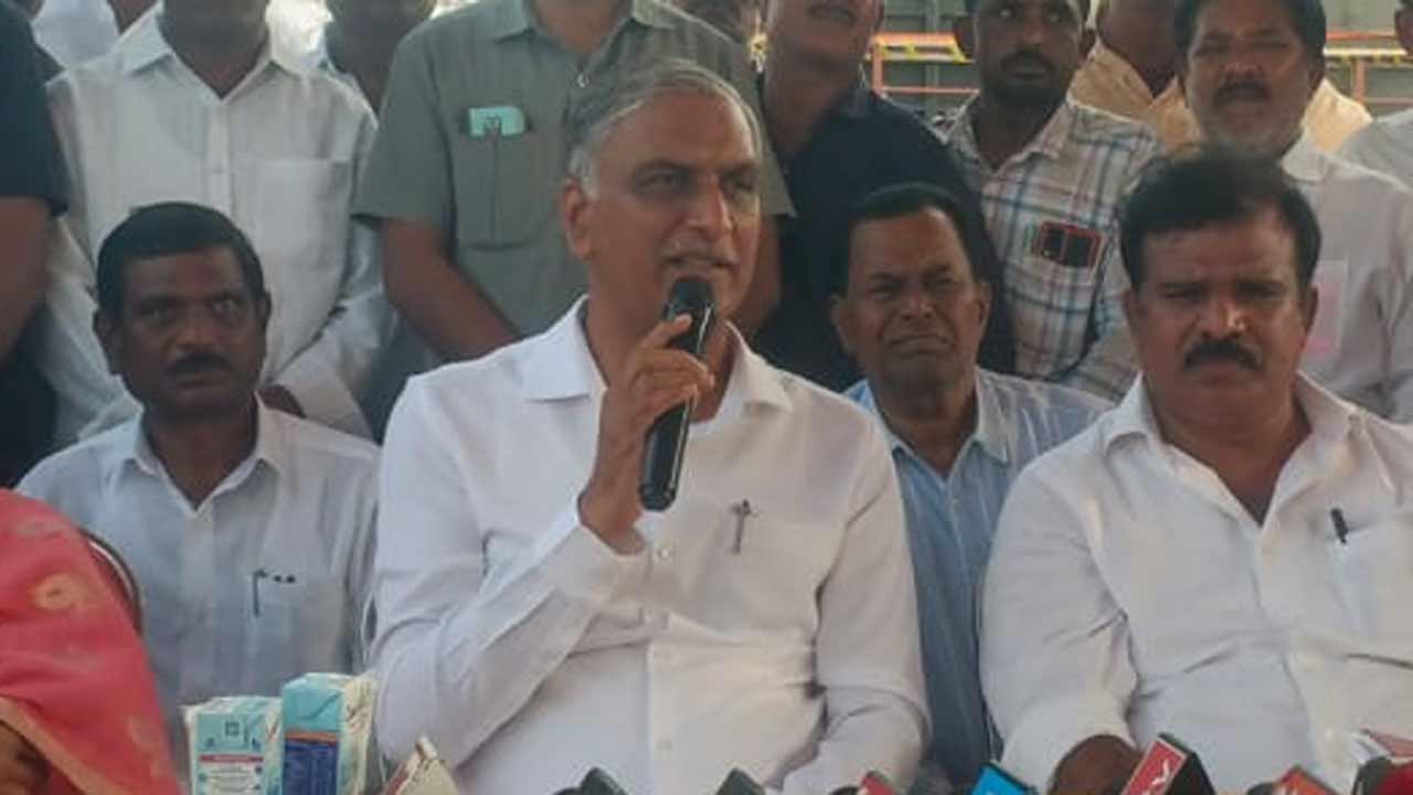 Harish Rao | పంట బోనస్‌ ఇవ్వకపోతే సచివాలయం ముట్టడిస్తాం.. హరీశ్‌రావు హెచ్చరిక