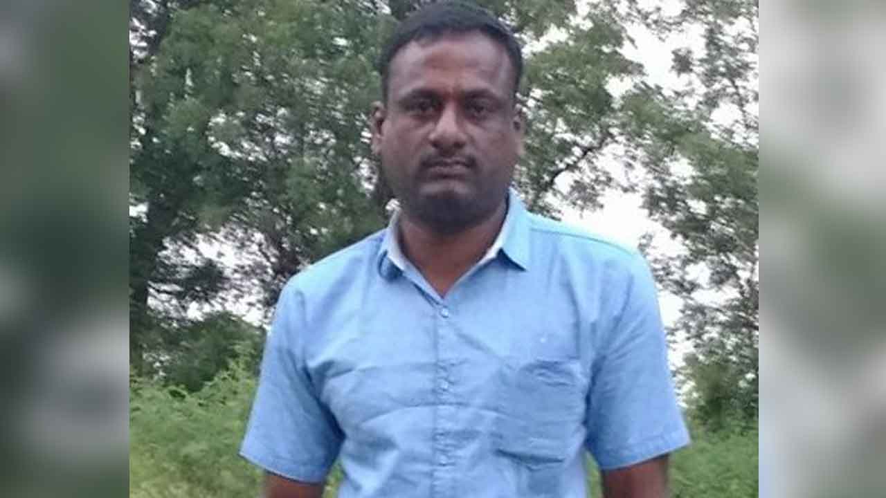 Road accident | రోడ్డు ప్రమాదంలో హెడ్ కానిస్టేబుల్ దుర్మరణం