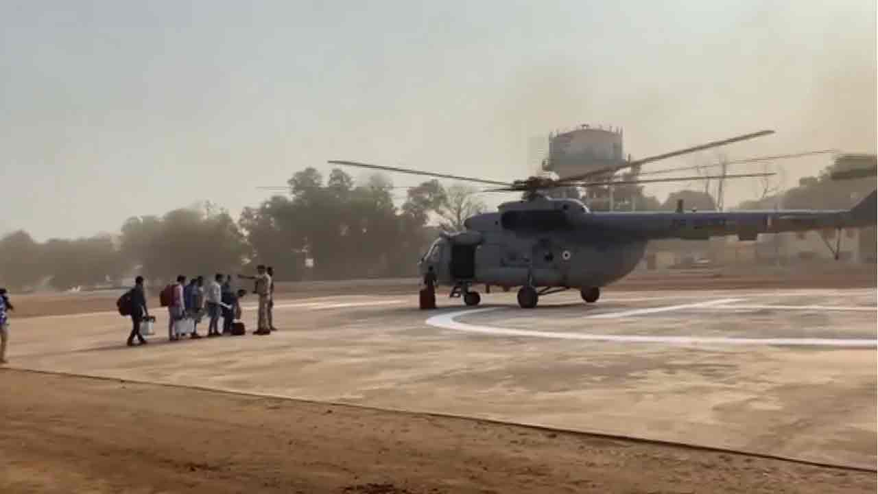 Loksabha Polls: హెలికాప్ట‌ర్ల‌లో పోలింగ్ సిబ్బంది త‌ర‌లింపు.. వీడియో