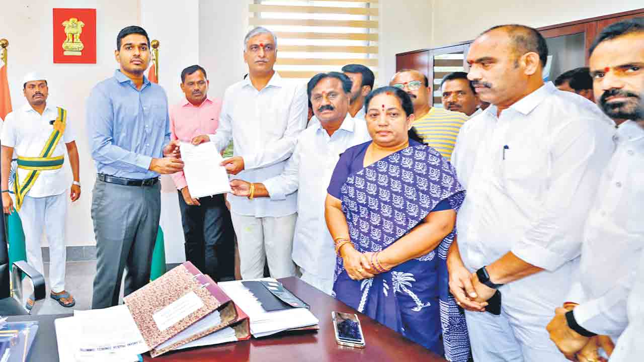 అన్నదాతను ఆదుకోవాల్సిందే