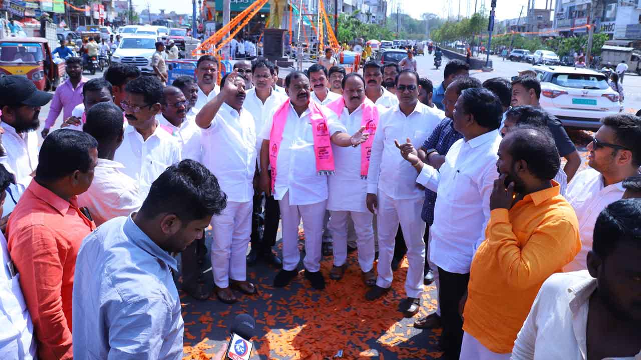 KCR road show | కేసీఆర్ రోడ్డు షోను జయప్రదం చేయండి  : క్యామ మల్లేష్