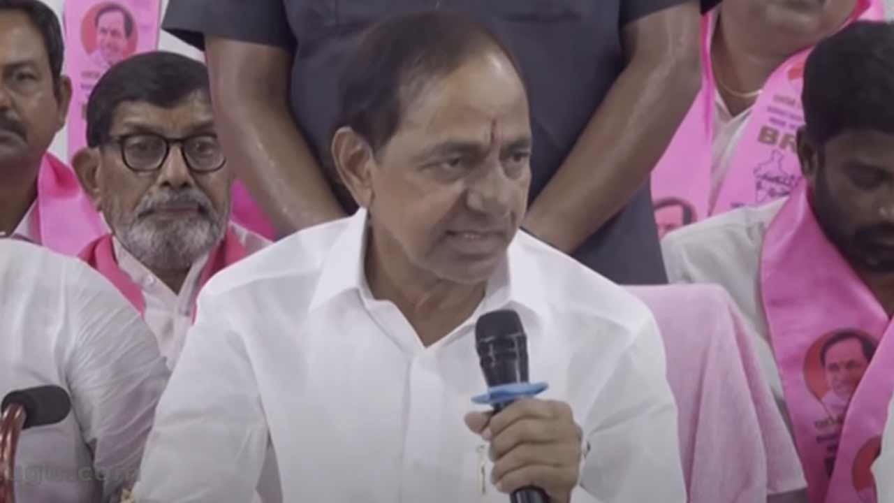 KCR | రేపు 10 వేల మందితో సిరిసిల్లలో చేనేత కార్మికుల ధర్నా.. మా పార్టీ నాయకులూ పాల్గొంటారు : కేసీఆర్‌