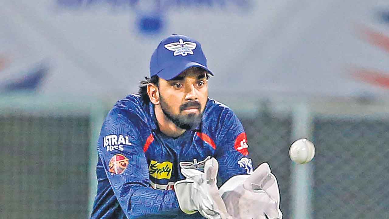 రాహుల్‌, రుతురాజ్‌కు జరిమానా