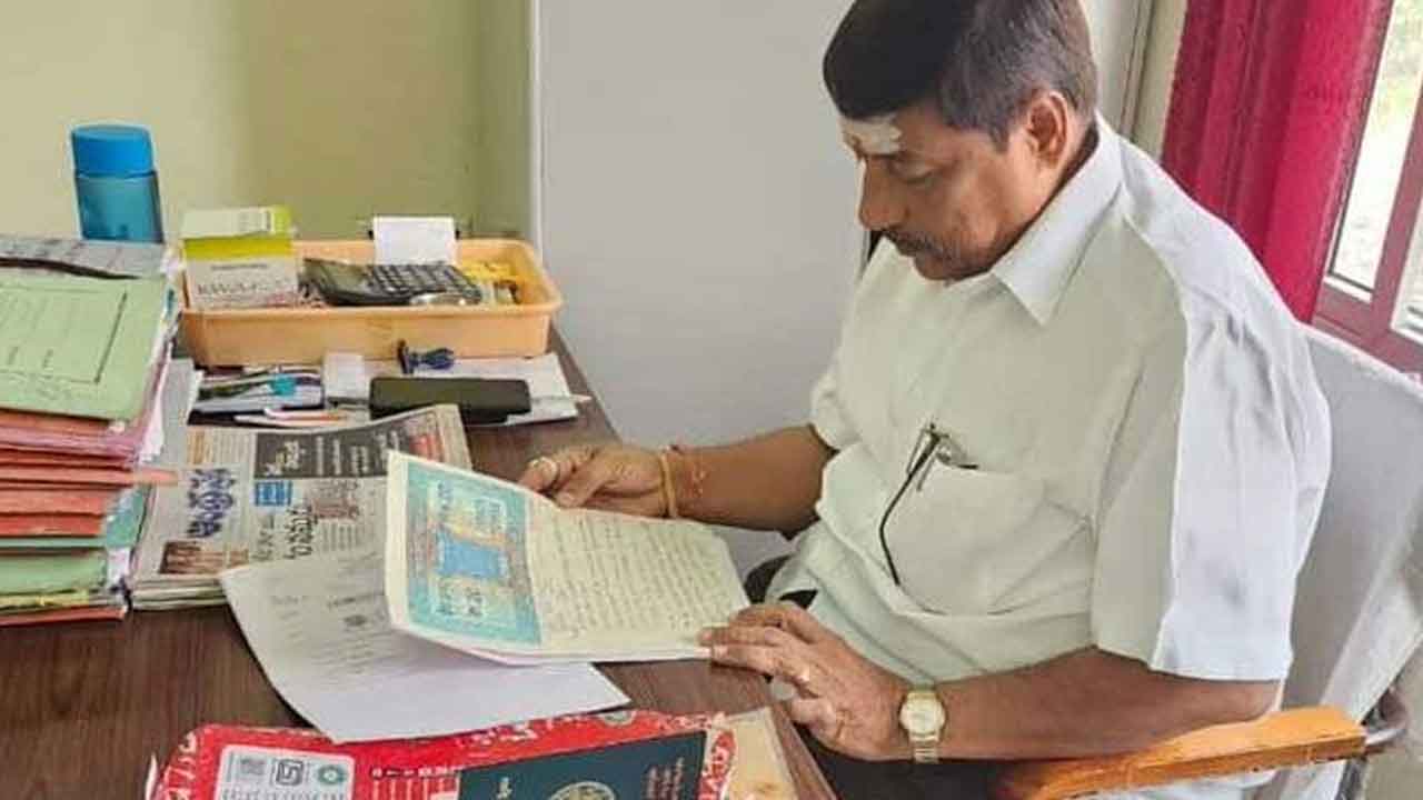 Siddipet | తండ్రిని పట్టించుకోని కొడుకులు.. ఆస్తిని కొండగట్టు అంజన్న పేరున రాసేందుకు సిద్ధమైన తండ్రి