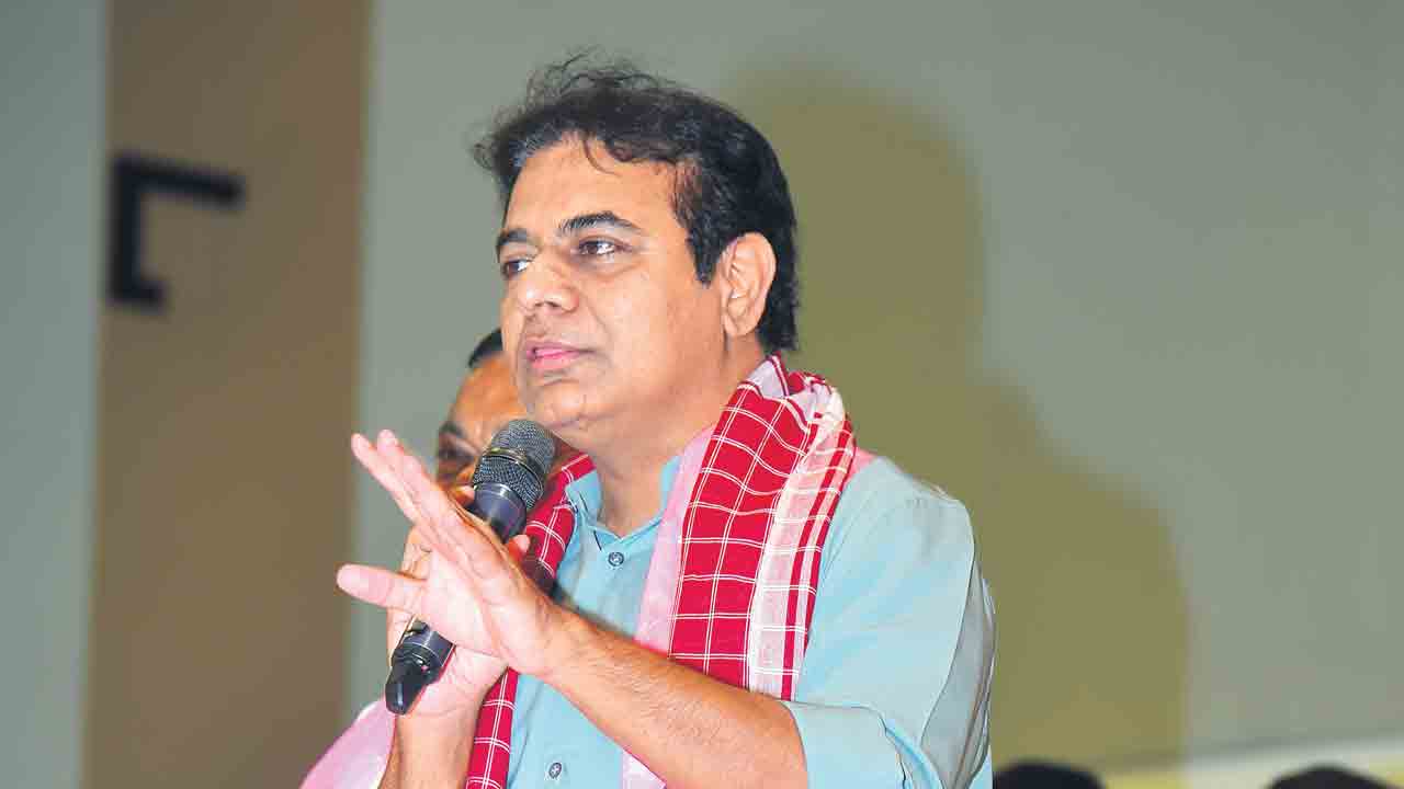 గుంపుమేస్త్రికి గుణపాఠం చేబుదాం