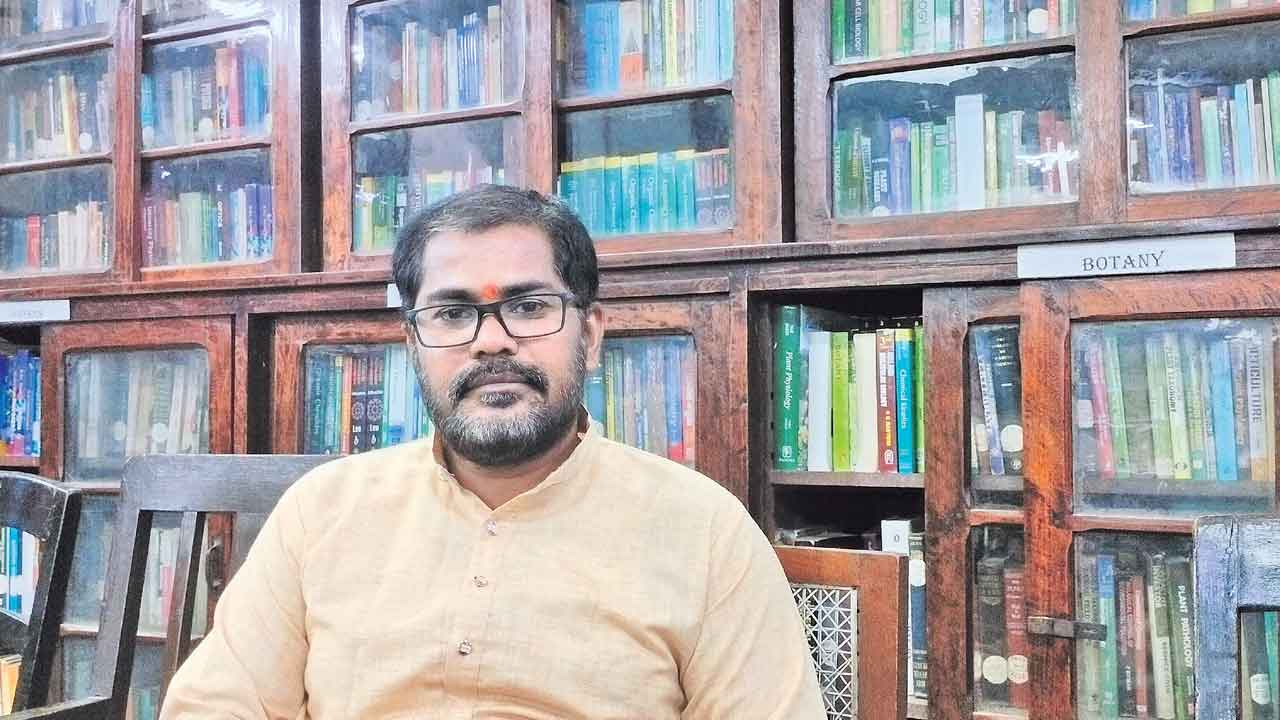 లైబ్రరీ.. ఆయన ఊపిరి..