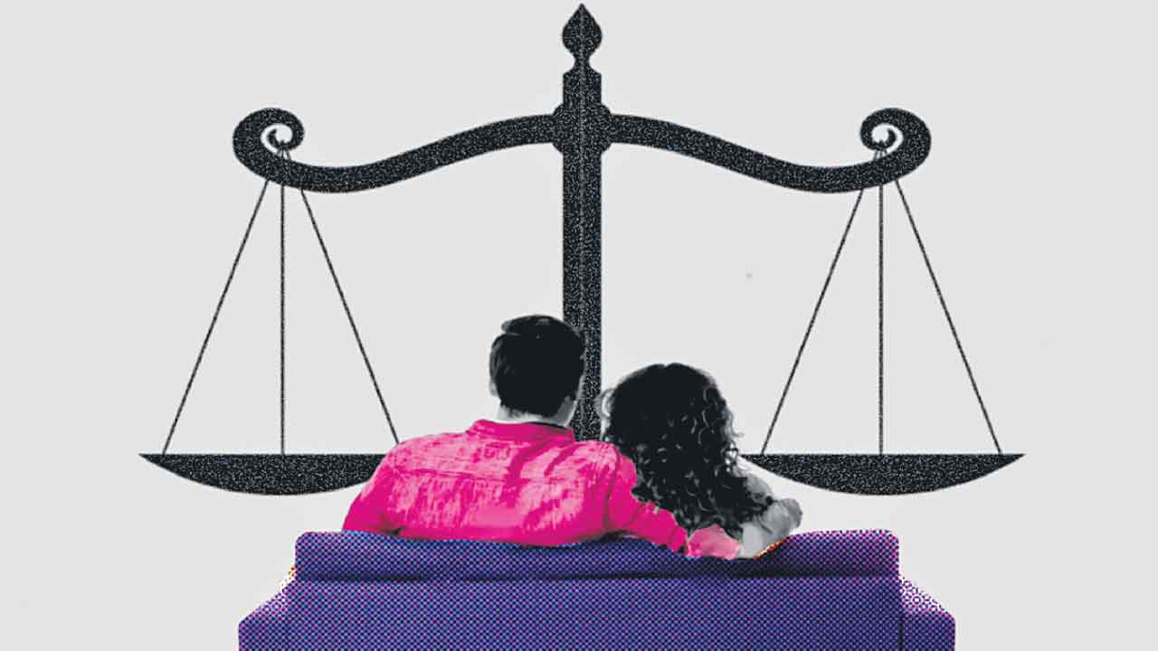 MP High Court | సహజీవన సఖి మనోవర్తికి అర్హురాలే.. పెండ్లి చేసుకోకున్నా ఆ హక్కుఉంటుంది: ఎంపీ హైకోర్టు