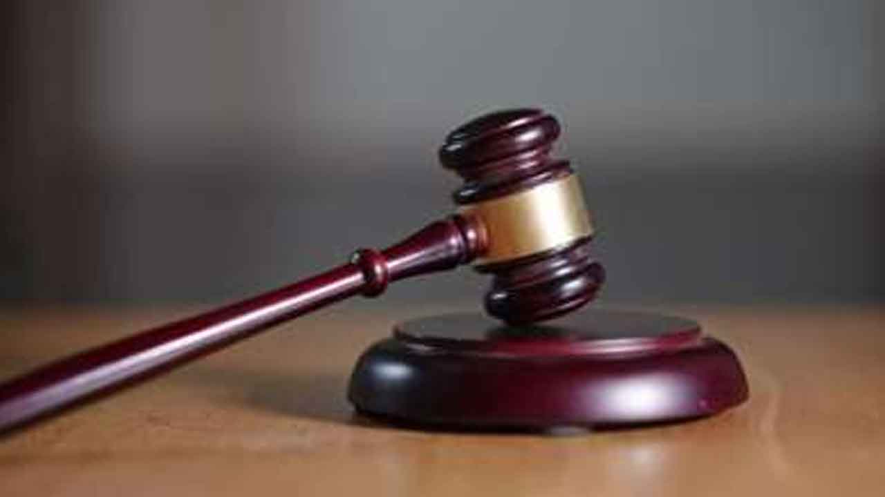 Bombay High Court | భర్తకు అనారోగ్య సమస్యలుంటే భార్య భరణం చెల్లించాల్సిందే: బాంబే హైకోర్టు