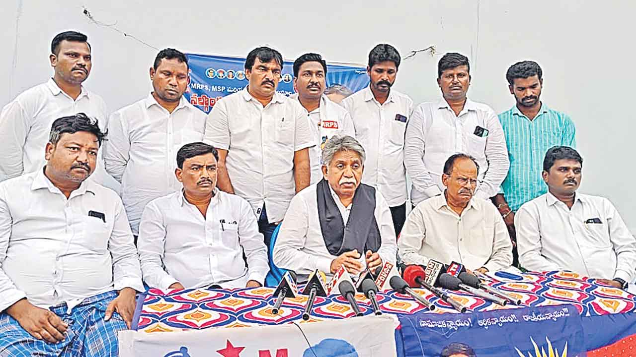 మాదిగలను మోసం చేస్తున్న కాంగ్రెస్‌