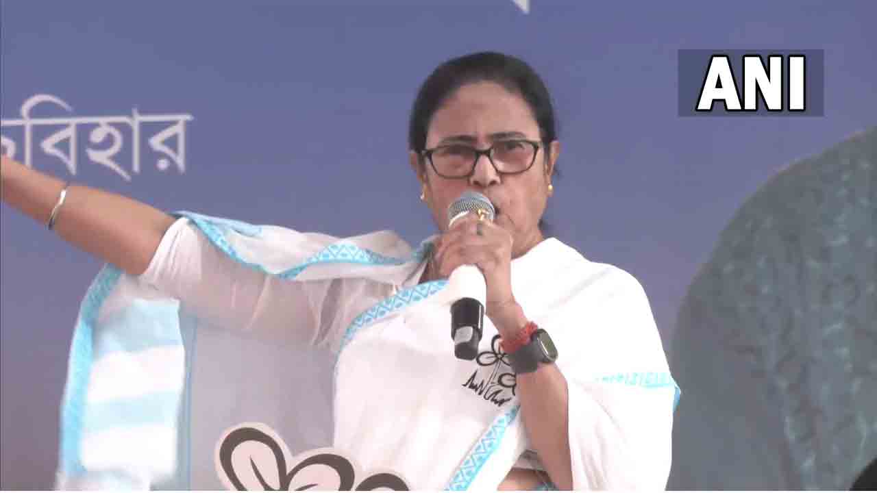 Mamata Banerjee | వారు ఓట్ల కోసం ప్రజల ముందు వాలే వలస పక్షులు : కాషాయ నేతలపై దీదీ ఫైర్
