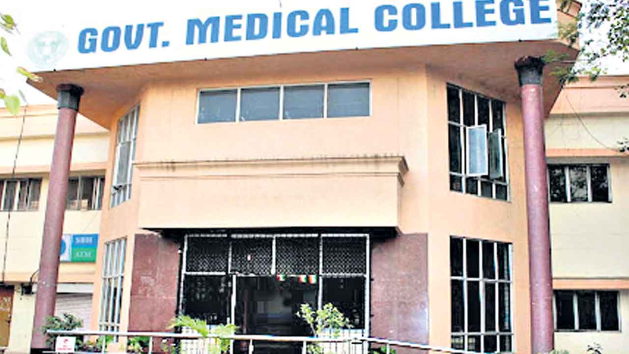 కొత్త మెడికల్‌ కాలేజీల సమాచారం ఇవ్వండి