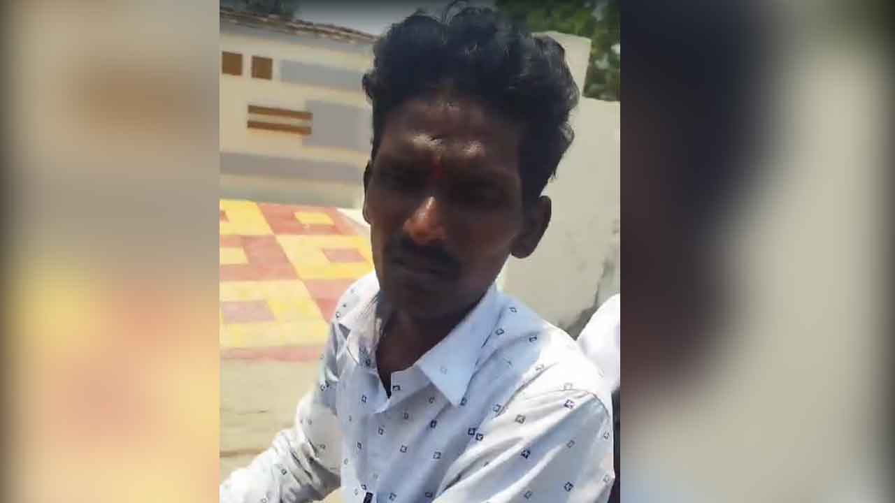 MLA Ramachandra Naik | కాంగ్రెస్ కార్యకర్తపై చేయి చేసుకున్న డోర్నకల్ ఎమ్మెల్యే