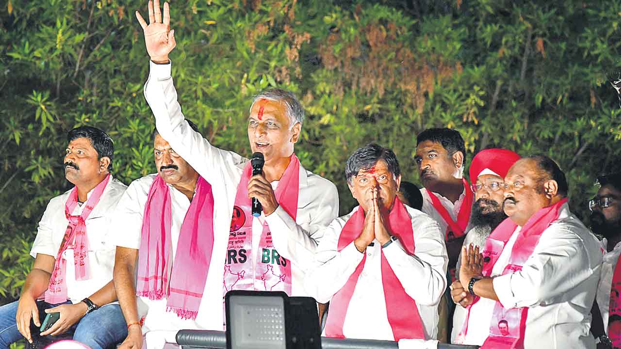 ప్రశ్నించే గొంతుక బీఆర్‌ఎస్సే