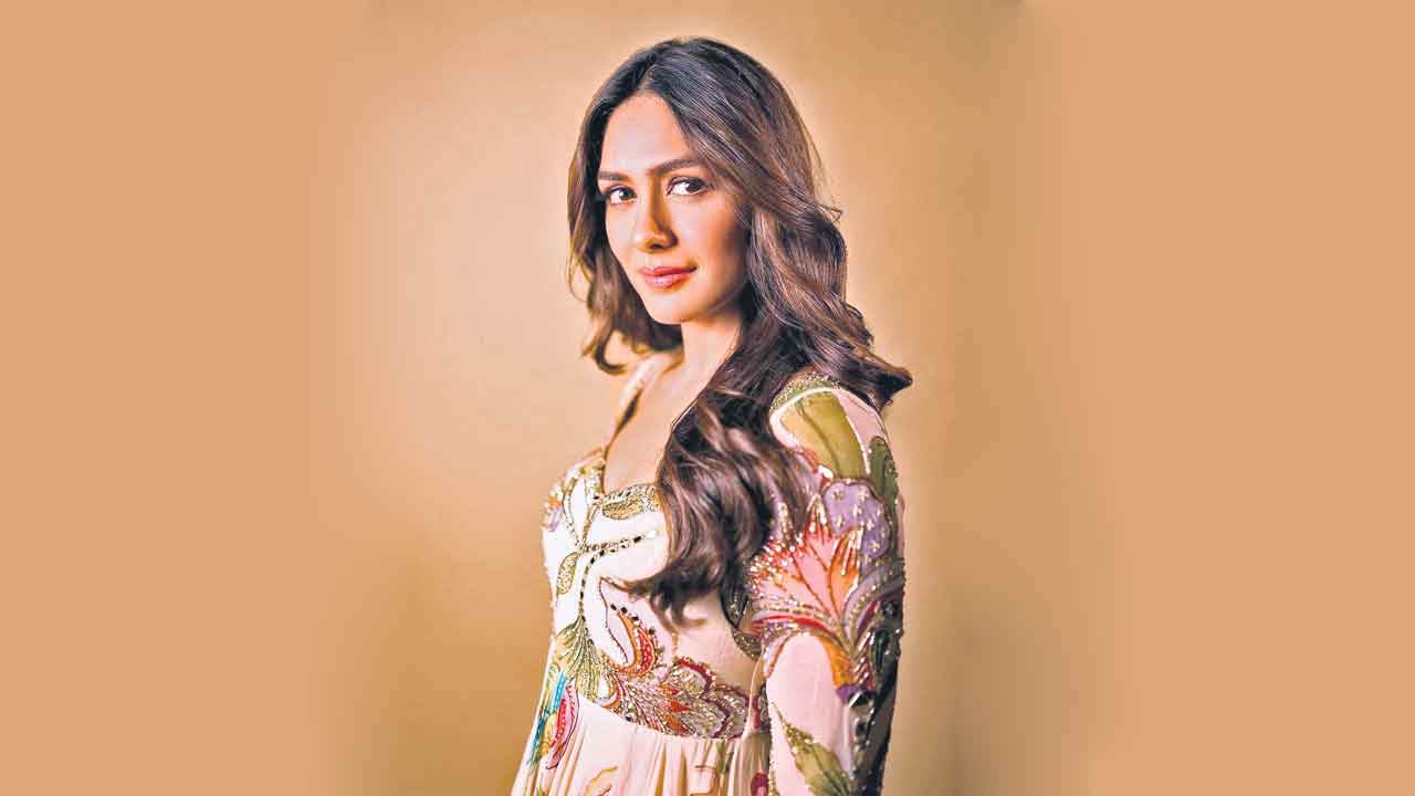 Mrunal Thakur | పేరెంట్స్‌ వల్ల చాలా సినిమాలు కోల్పోయా: మృణాళ్‌ఠాకూర్‌