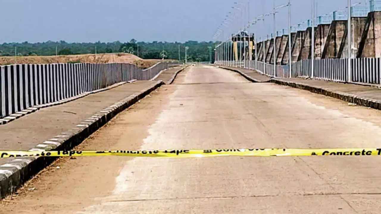 Medigadda Barrage | ఇక కేంద్రం దయ?.. మేడిగడ్డ పునరుద్ధరణపై ఆసక్తిచూపని రాష్ట్ర ప్రభుత్వం