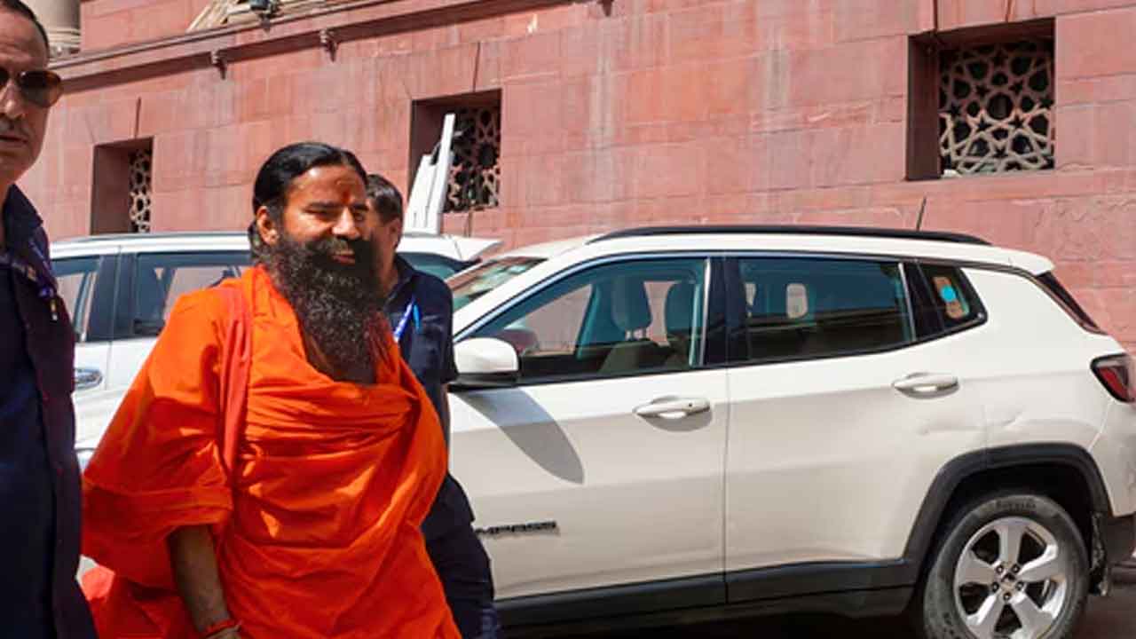 యాడ్‌ సైజ్‌లోనే క్షమాపణలు ఉన్నాయా?