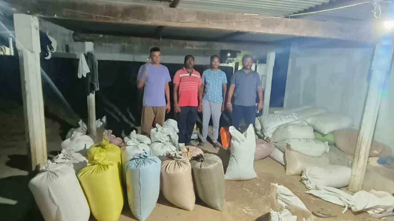 PDS rice | ఆసిఫాబాద్ జిల్లాలో భారీగా పీడీఎస్ బియ్యం పట్టివేత
