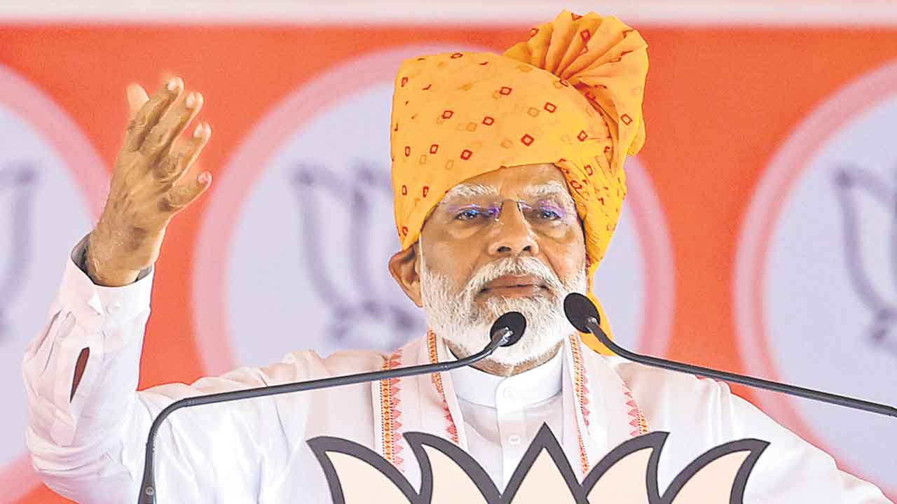 PM Modi | కాంగ్రెస్‌కు ఓటేస్తే.. ప్రజల ఆస్తులు భూములు, బంగారాన్ని ముస్లింలకు పంచేస్తుంది: ప్రధాని మోదీ