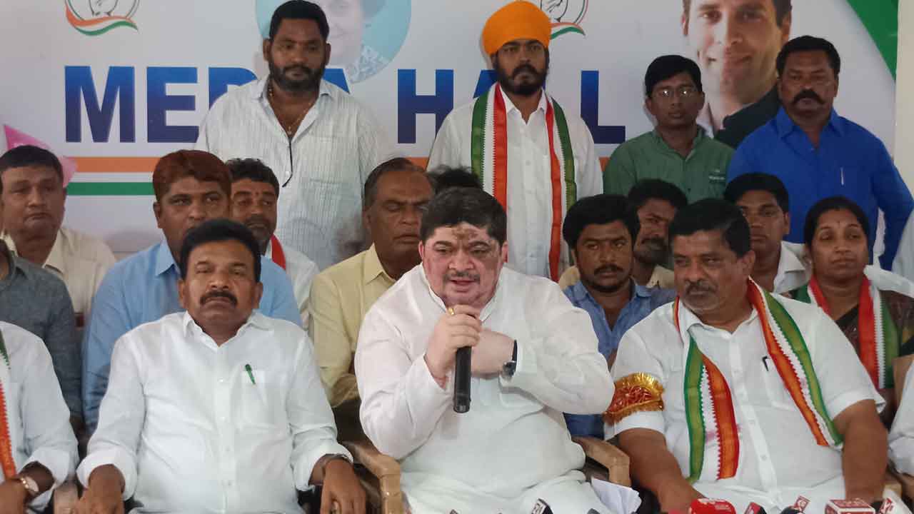 Ponnam Prabhakar | ప్రధాని మోదీ నీచంగా మాట్లాడుతున్నారు : మంత్రి పొన్నం