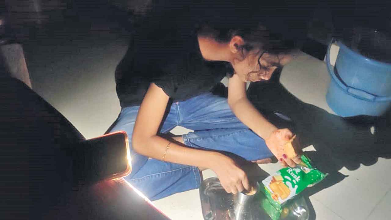 వేసవి తాపం.. కరెంటు కోతల శాపం