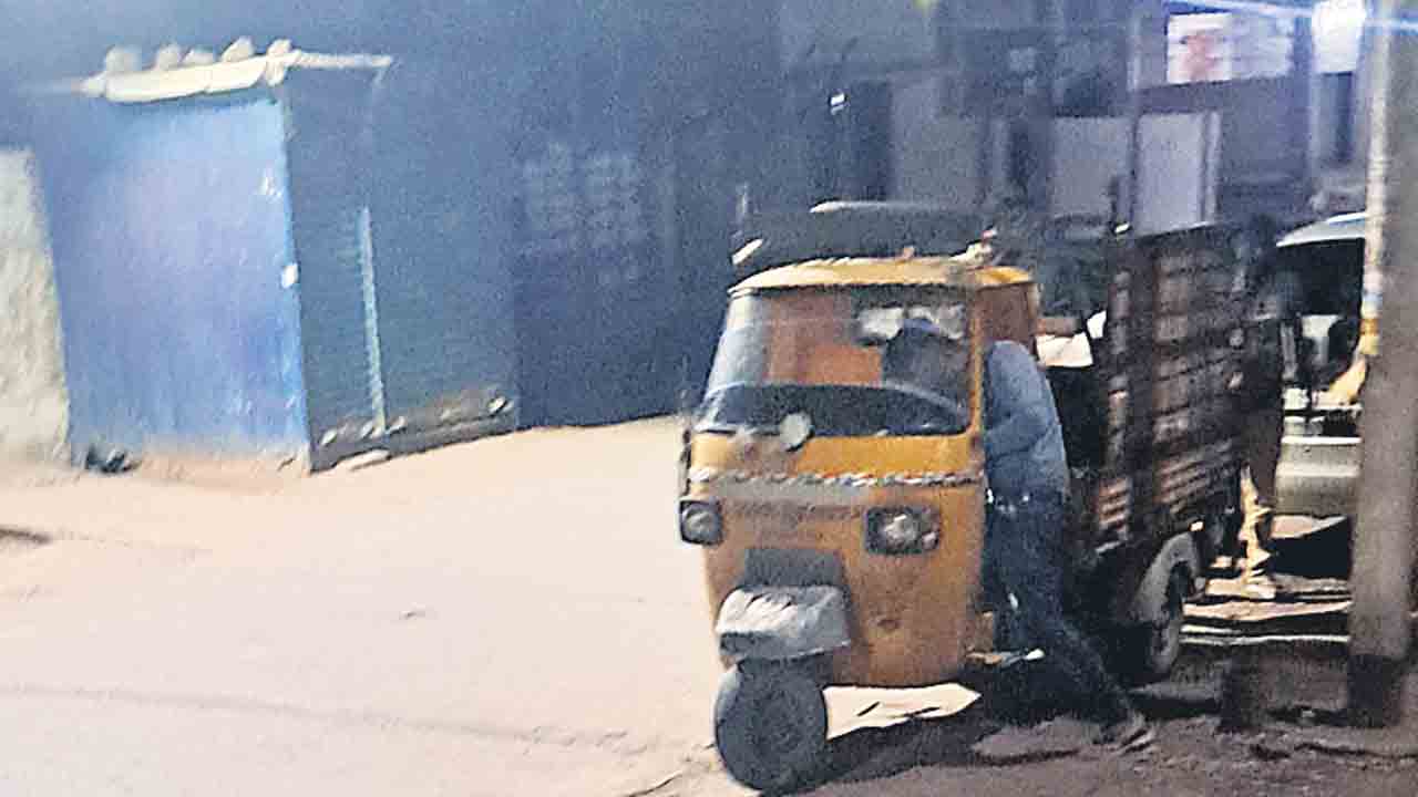 రేషన్‌ షాపు నుంచి బియ్యం మాయం