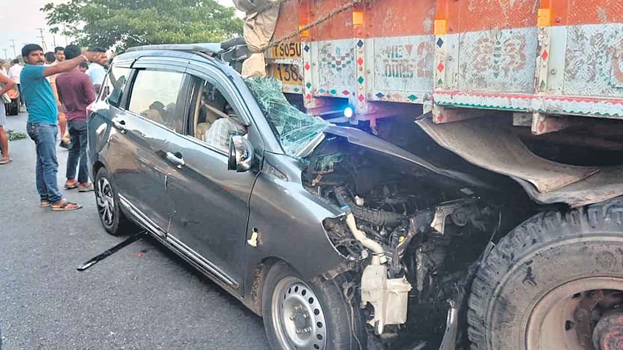 రోడ్డు ప్రమాదంలో ఆరుగురు మృతి