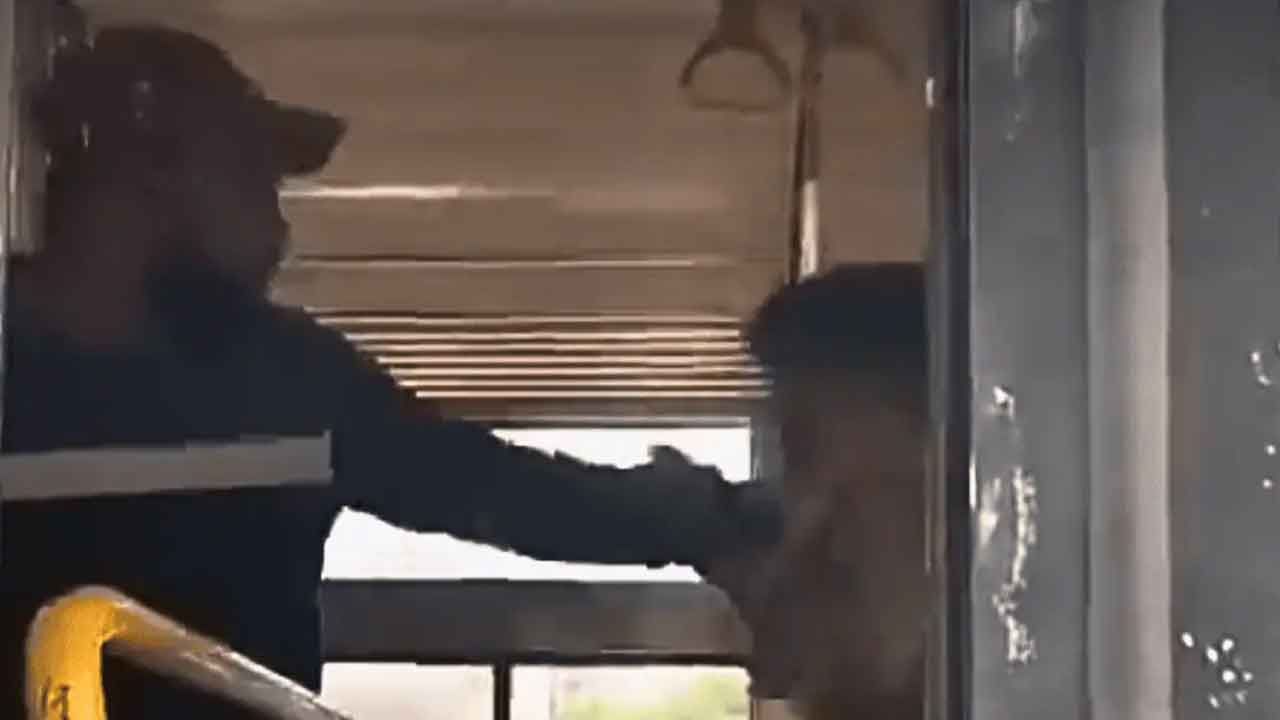 ఆర్టీసీ డ్రైవర్‌పై ప్రయాణికుడి దాడి