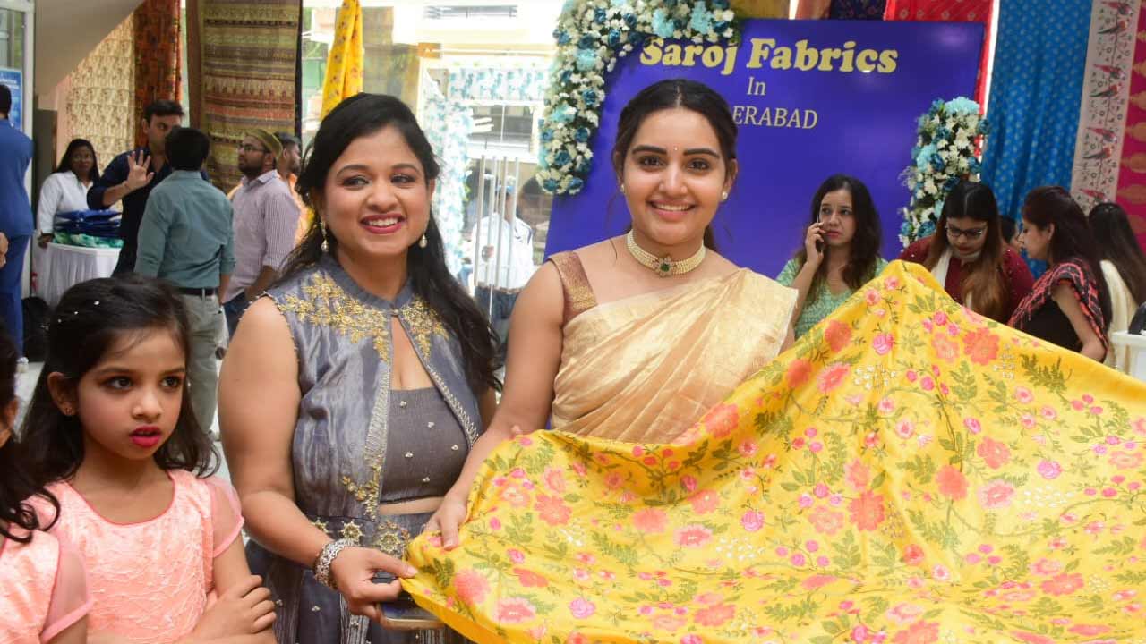 హైదరాబాద్‌లో అడుగుపెట్టిన సరోజ్‌ ఫ్యాబ్రిక్స్‌.. బంజారాహిల్స్‌లో తొలి షోరూమ్‌ ప్రారంభం