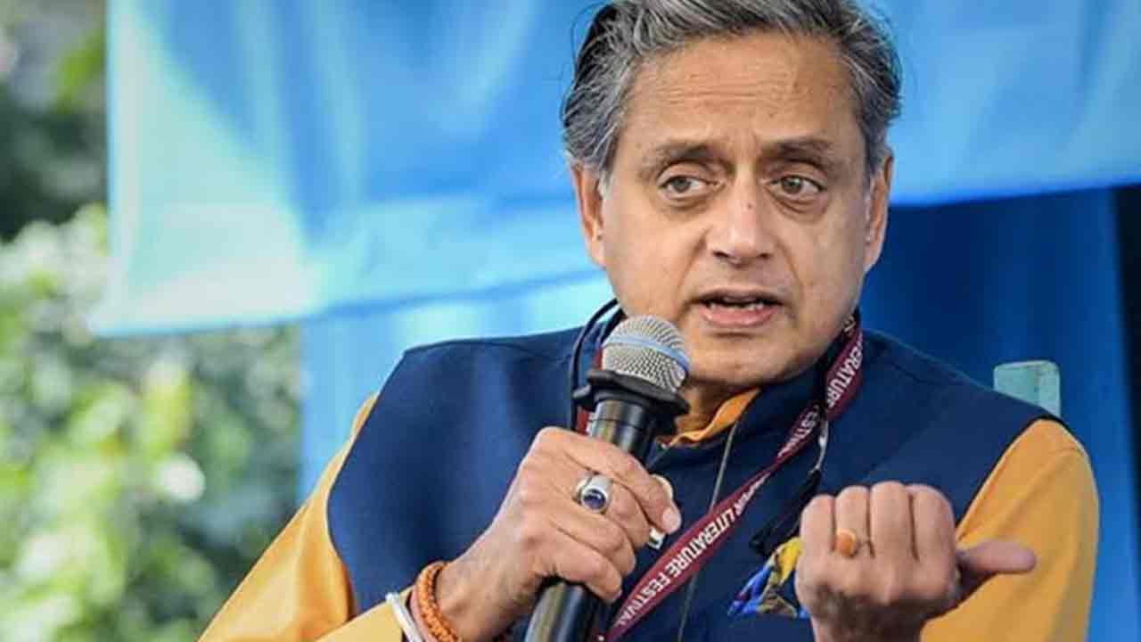 Shashi Tharoor: శ‌శిథ‌రూర్ ఆస్తి 55 కోట్లు.. డిక్లేర్ చేసిన కాంగ్రెస్ ఎంపీ