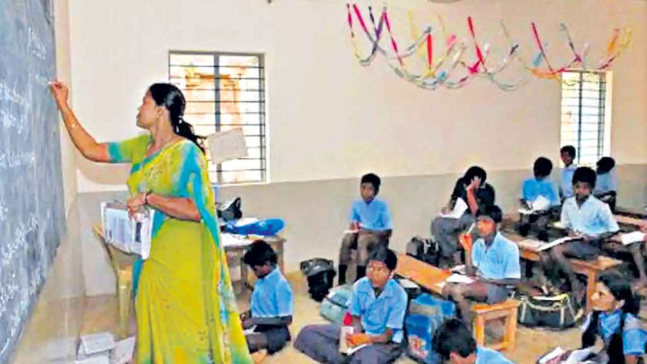 పుట్టగానే శిశువు ఏడవటం అనేది ఏ వికాస నియమం?