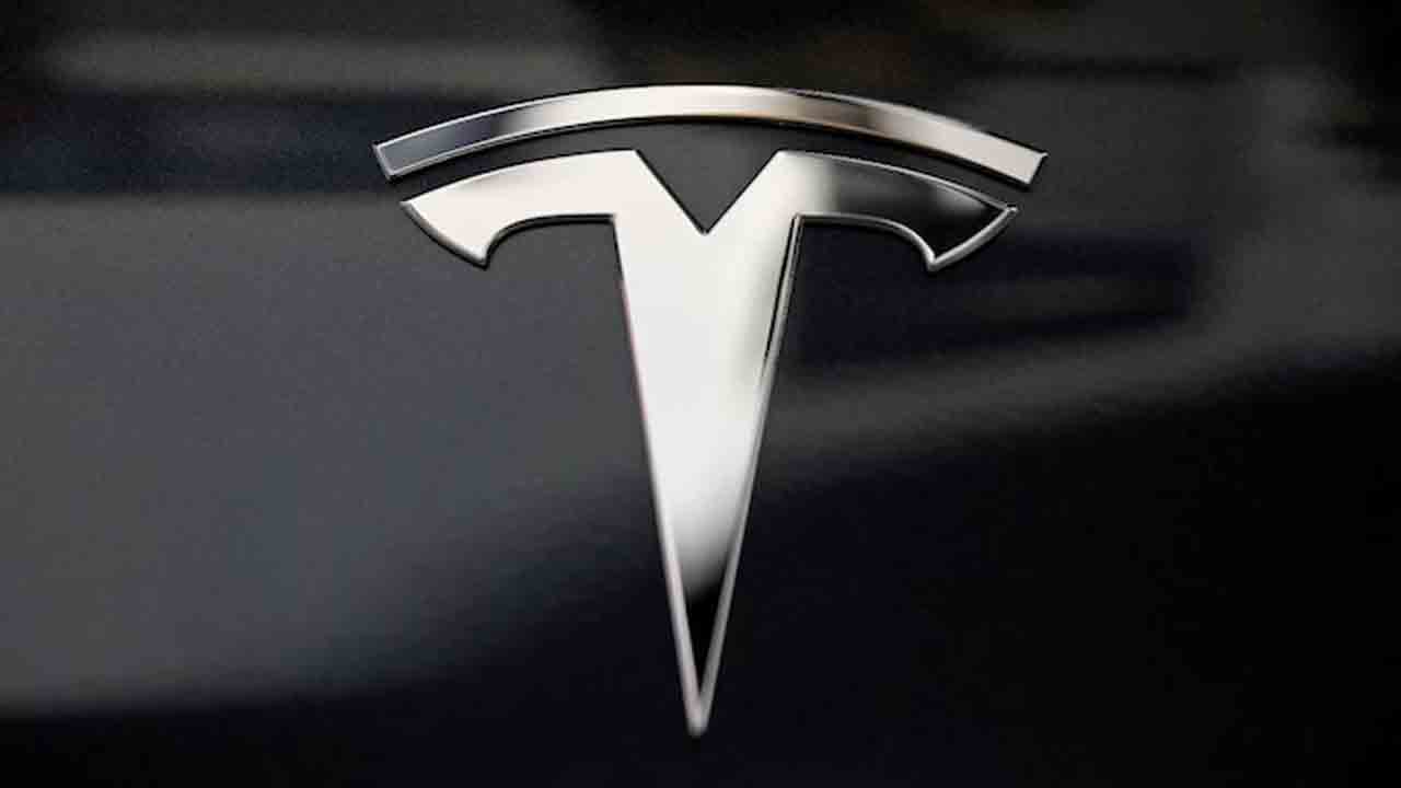 Tesla Layoffs | ఈవీ దిగ్గ‌జం కొలువుల కోత : 10 శాతం ఉద్యోగుల‌పై టెస్లా వేటు