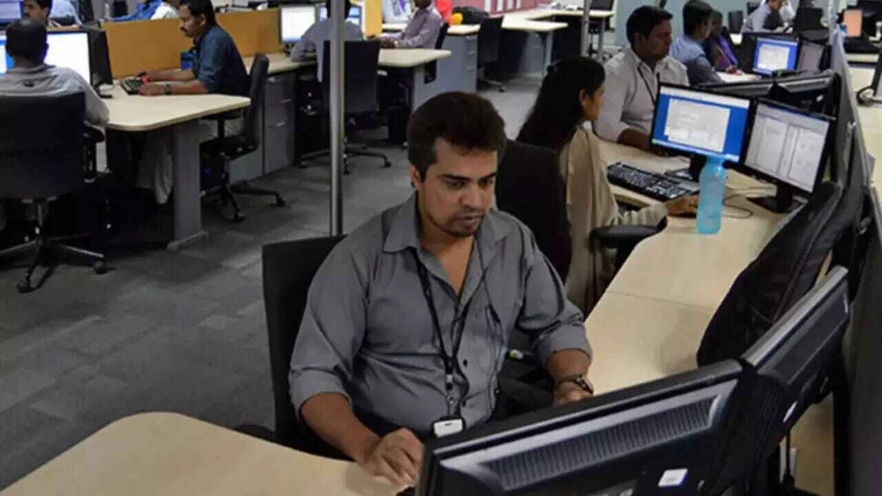 Layoffs | ఒకే నెలలో వందలాది టెకీలపై వేటు : ఐబీఎం, డెల్, యాపిల్ సహా పలు కంపెనీల్లో కొలువుల కోత