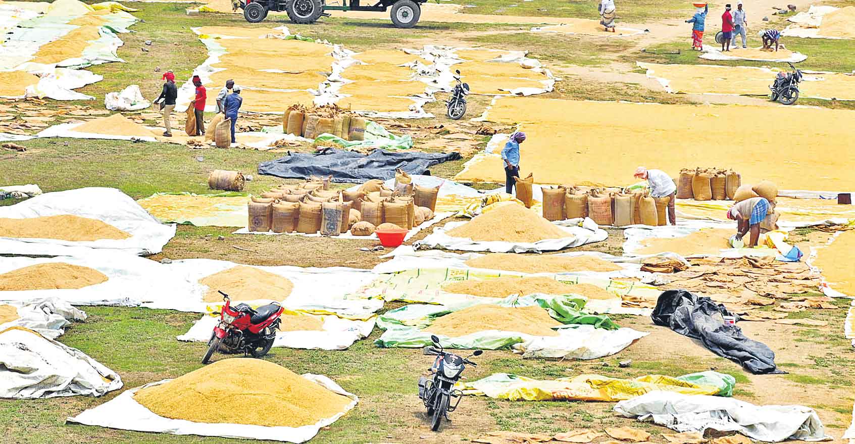 ‘సన్న’ ధాన్యం దళారుల పాలు