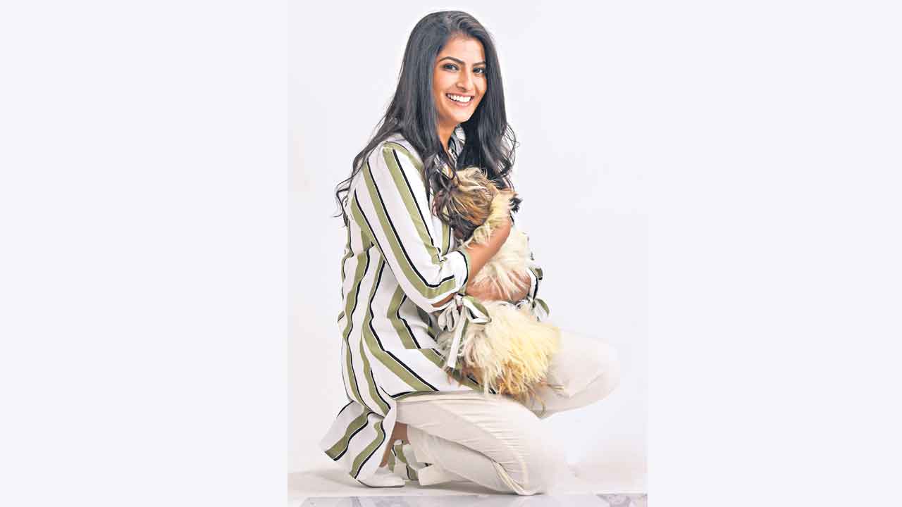 Varalaxmi Sarathkumar | ఎమోషనల్‌ థ్రిల్లర్‌ శబరి.. వరలక్ష్మీ శరత్‌కుమార్‌ నటన అద్భుతం