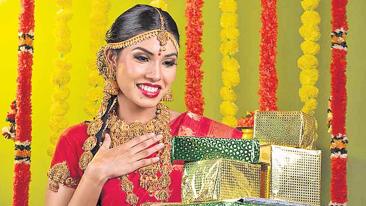 Supreme Court | స్త్రీ ధనంపై భర్తకు హక్కు ఉండదు.. వాడుకున్నా తిరిగి ఇవ్వాల్సిందే: సుప్రీంకోర్టు