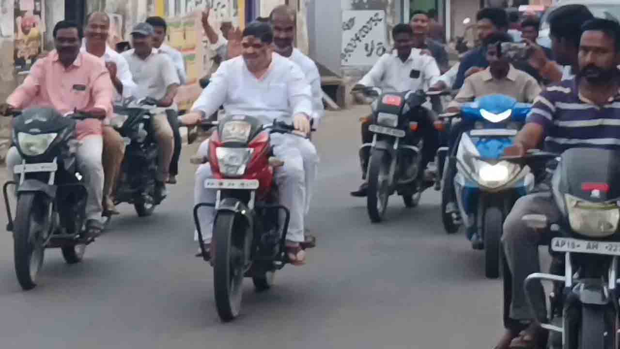 కోడ్‌ ఉల్లంఘించిన మంత్రి పొన్నం