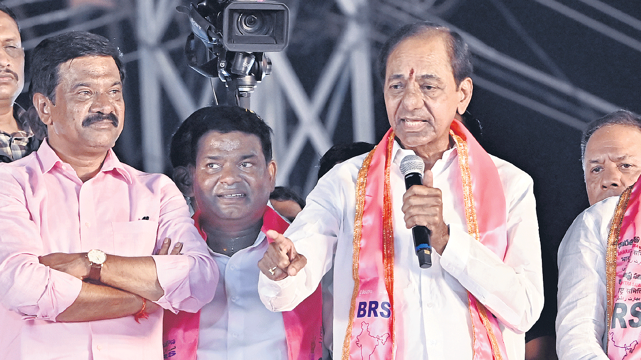 బీజేపీకి లొంగలేదనే కవిత అరెస్టు..