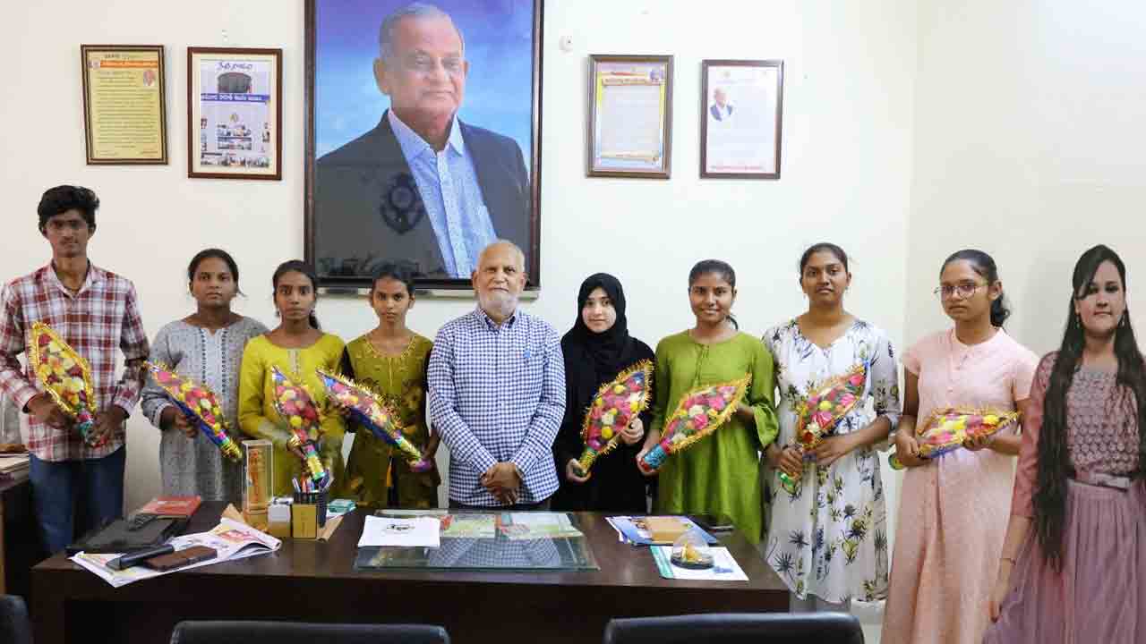 ‘పది’లో సత్తా చాటిన ‘లిటిల్‌ స్కాలర్స్‌’